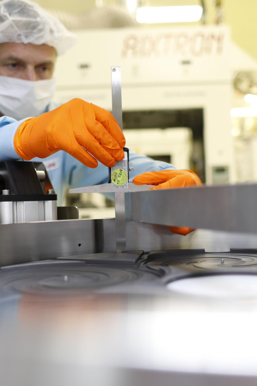 1757575374_1710_AIXTRON_2371_(1)