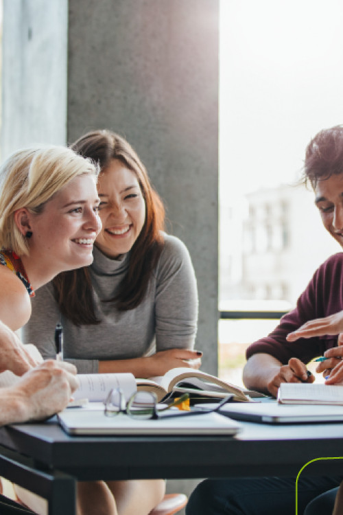 1727420158_FDM_B2C_DACH_MediaPartner_Absolventenkongress_banner_500X750px2-03