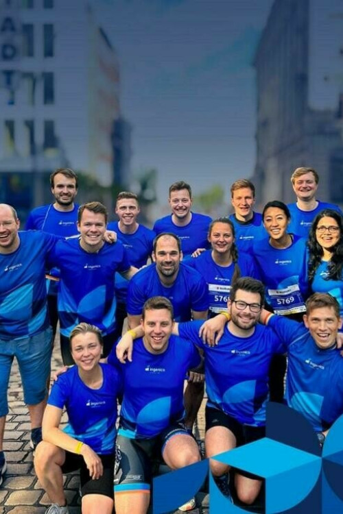 1727436452_Teamfoto_HH_mit_CD