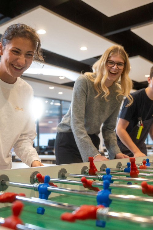 1756378527_Lindt_Employer_Branding_116