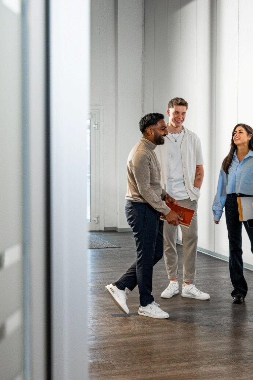 1756378527_Lindt_Employer_Branding_40