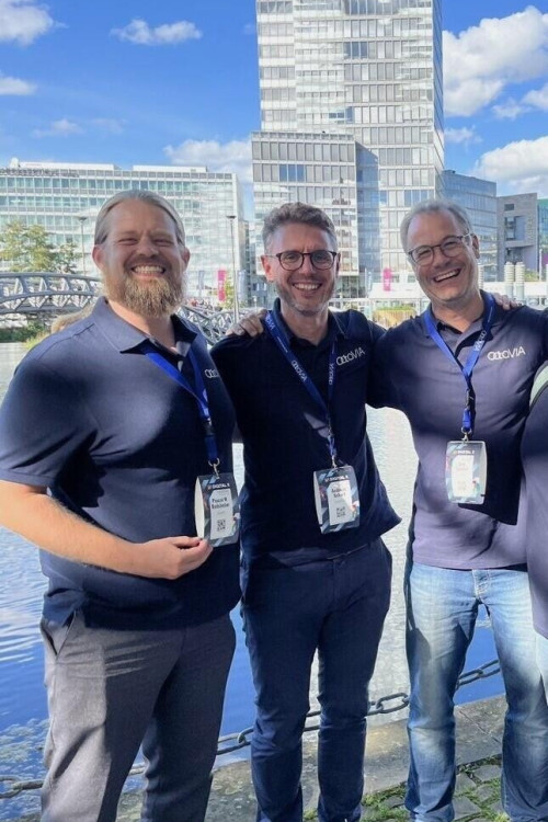 1756371522_2_Gruppenbild