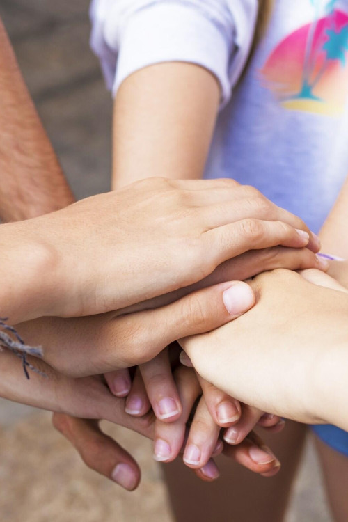 1744793272_INTREAL_together