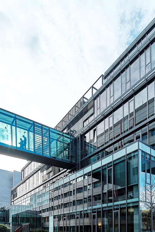 1743586415_HZD_Header-Foto