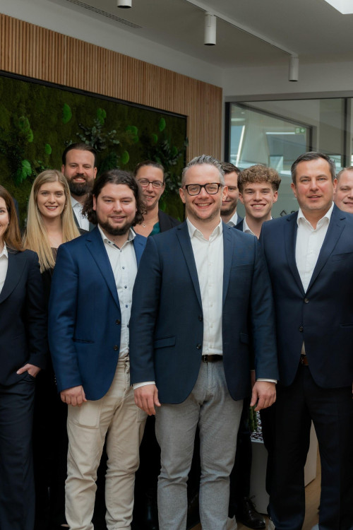 1747139233_Teambilder