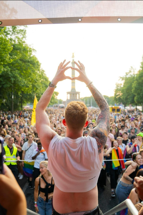 1759229353_493fa4aa-250c-4d10-9f73-bf4d6de62294