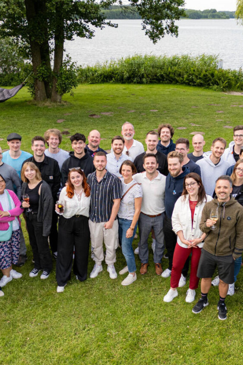1776931086_DE_SommerFestGroupPhoto