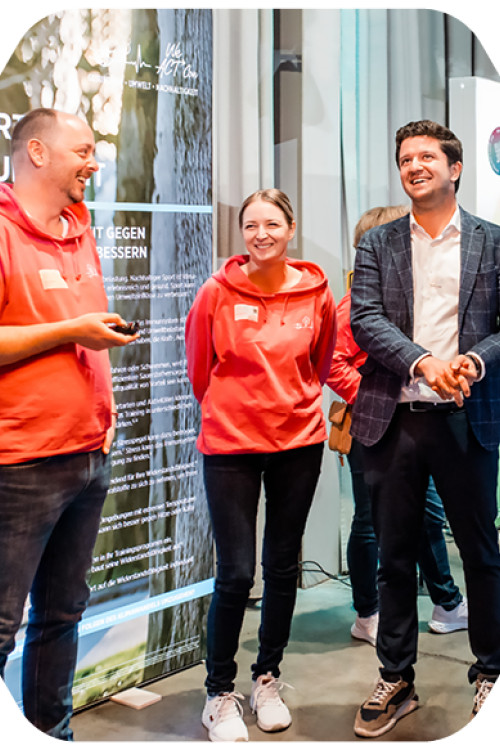 1775559279_260330_Karrieremesse_Digitales_Unternehmensprofil_RGB_Einzelbilder_6