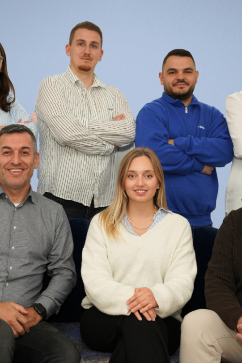 1777980725_Teamfoto_(2)